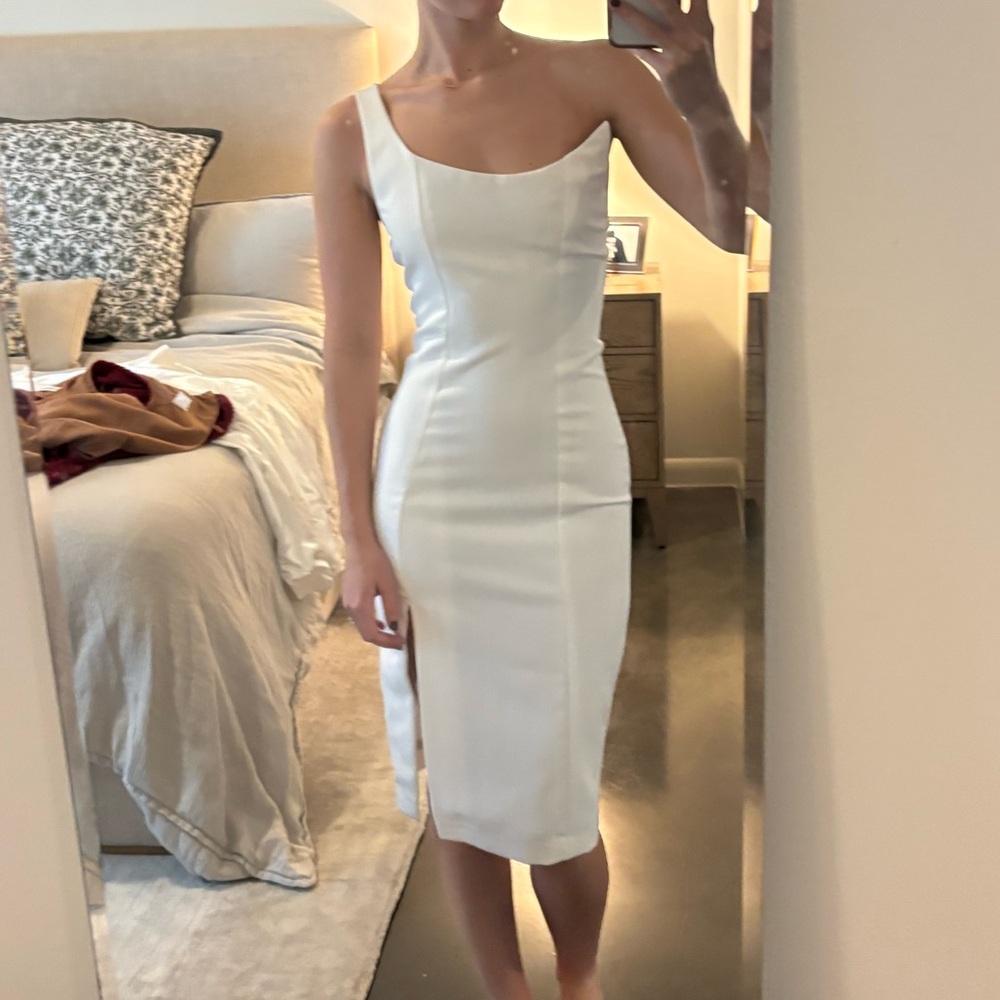 New with Tags Black Halo size 2 white dress